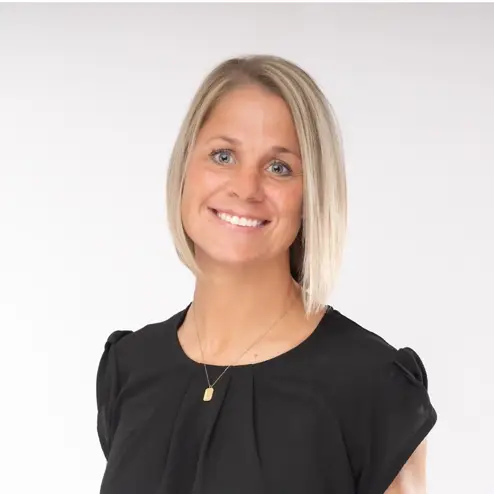 Angelique Roweton is a realtor with Partin Roweton Real Estate in Bolivar, Missouri